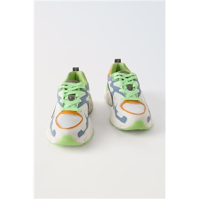 ZAPATILLA DEPORTIVA MULTICOLOR