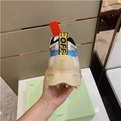 Кроссовки off-white