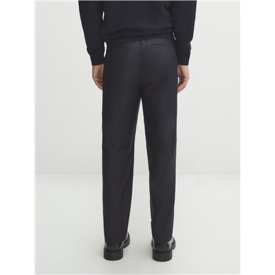 Pantalón chino cinturón relaxed fit