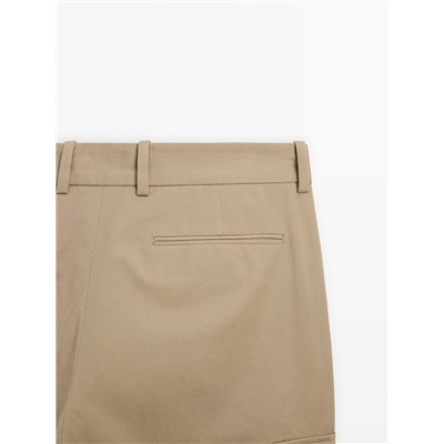 Pantalón cargo tapered fit