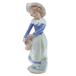 Фигурка декоративная "Девочка", L10 W13,5 H30 см