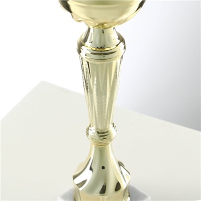 Кубок 151С, наградная фигура, золото, подставка камень, 22 х 7 х 5 см.