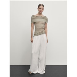 Off-the-shoulder top