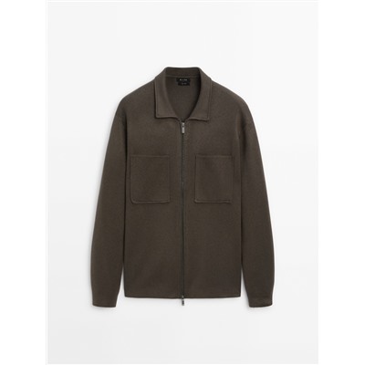 Cárdigan punto cremallera cuello camisero