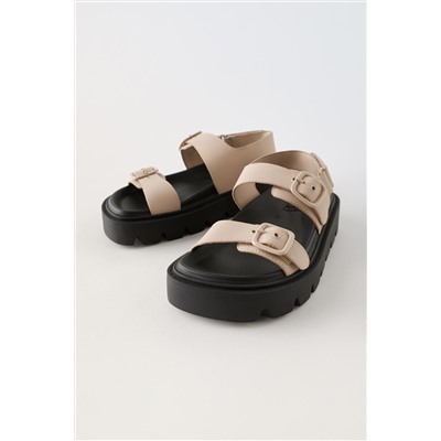 SANDALIA TRACK HEBILLAS