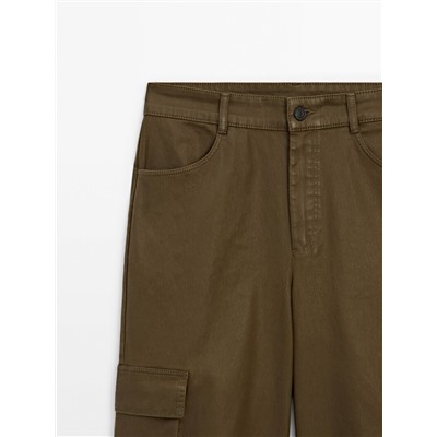 Pantalón cargo encerado