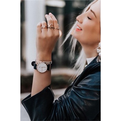 Reloj de cuarzo de acero inoxidable chapado en oro rosa Classic Cornwall