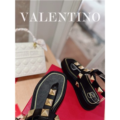 Босоножки Valentino