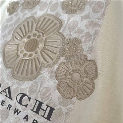 Женская футболка Coac*h