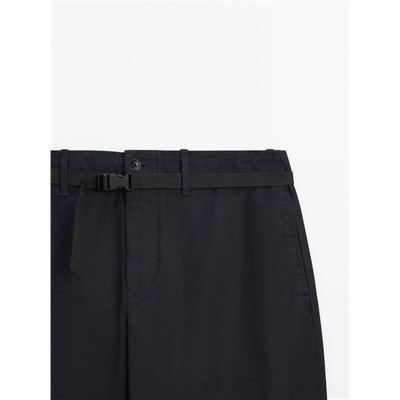 Pantalón chino cinturón relaxed fit