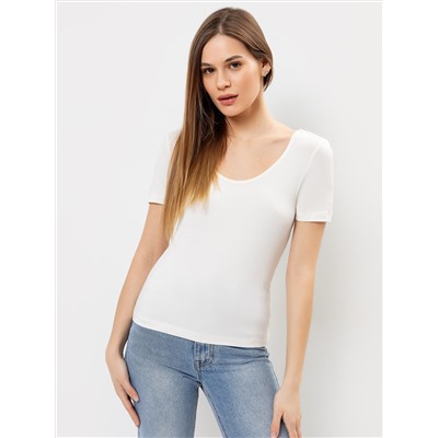 Футболка женская regular fit в молочном оттенке