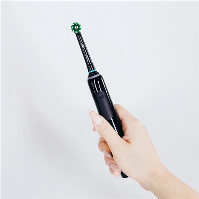 Электрическая зубная щетка Oral-B Pro 3 3500 Cross Action Black
