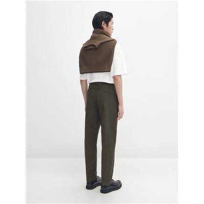 Pantalón chino microsarga tapered fit