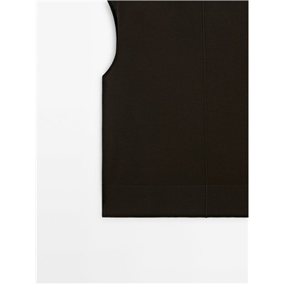 Top mezcla lyocell cuello subido