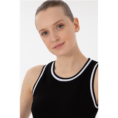 Женщина черная T -Fish Surprise Discount в корзине