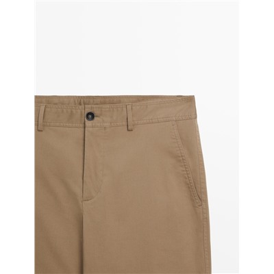 Pantalón chino tapered fit