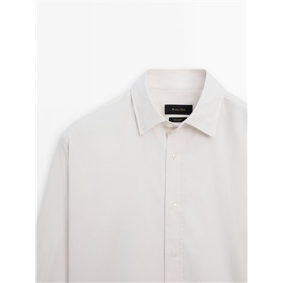 Camisa sarga tintado regular fit