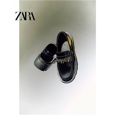 ZAR*A  😍 официальный сайт⚡️ лакированные лоферы    для маленьких модниц со  скидкой  44🛍    ✅Цвет: на фото     ✅Материал: pu