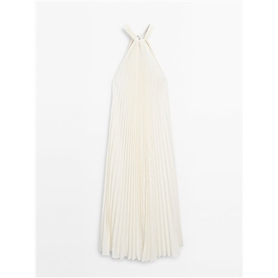 Vestido largo plisado cuello halter