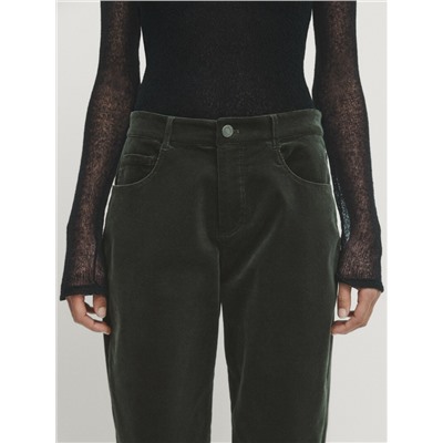 Pantalón micropana slim fit detalle costura