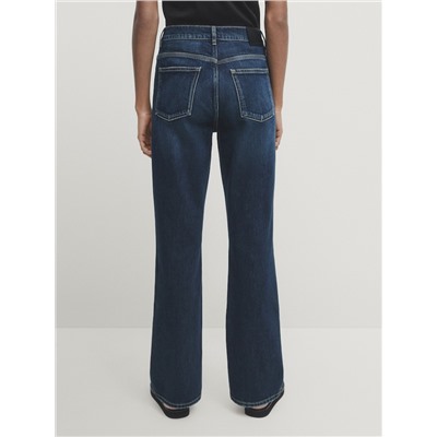 Jeans tiro alto bootcut