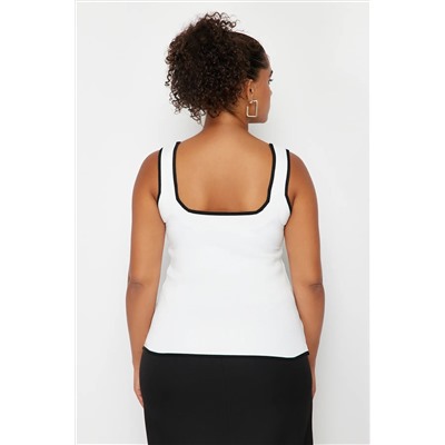 Линия Ecru Детальная квадратная блузка Bodycon Blouse TBBSS24AF00052