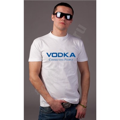 Футболка "Vodka connecting People"