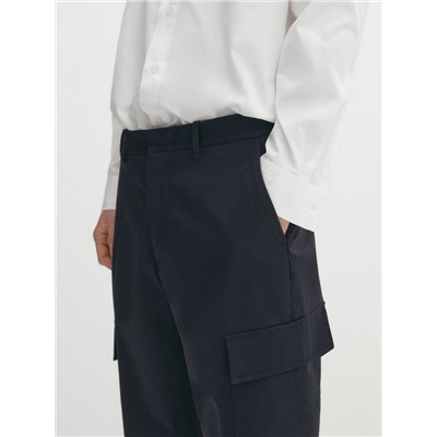 Pantalón cargo tapered fit