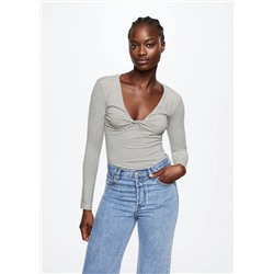 Camiseta detalle nudo -  Mujer | MANGO OUTLET España