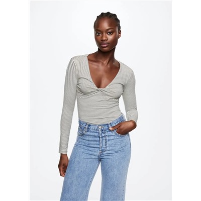 Camiseta detalle nudo -  Mujer | MANGO OUTLET España