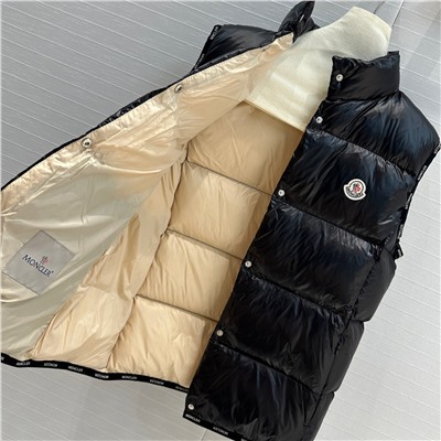 Жилет Moncler