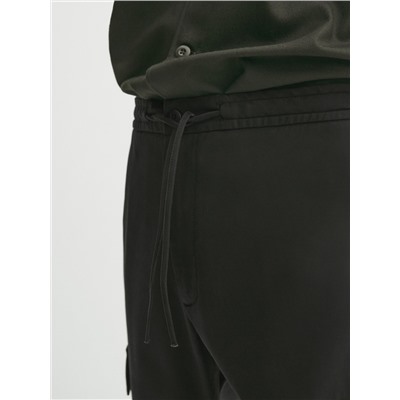 Pantalón cargo jogger fit