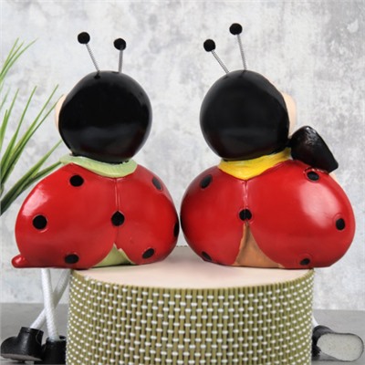 Фигурка Божья коровка висячие ножки 2 штуки набор 22 см / 9871 /уп 48/