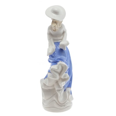 Фигурка декоративная "Девушка", L9 W12,5 H29 см