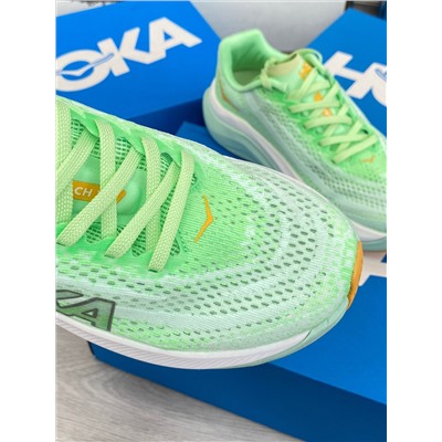 Кроссовки Hoka