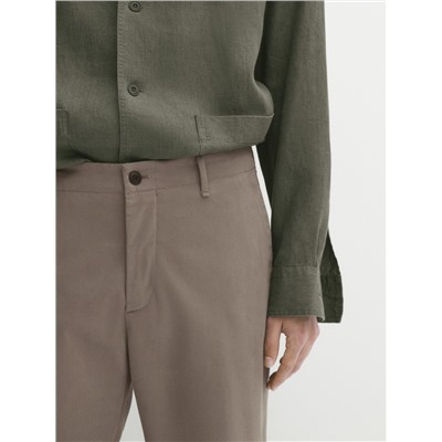 Pantalón chino microestructura slim fit
