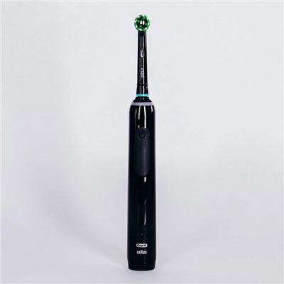 Электрическая зубная щетка Oral-B Pro 3 3500 Cross Action Black