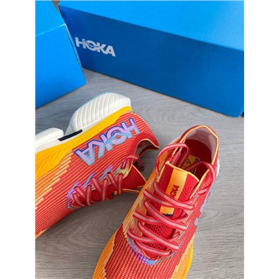 Кроссовки Hoka