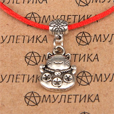 KB037 Браслет на красной нити Манеки-Неко (защита), цвет серебр.