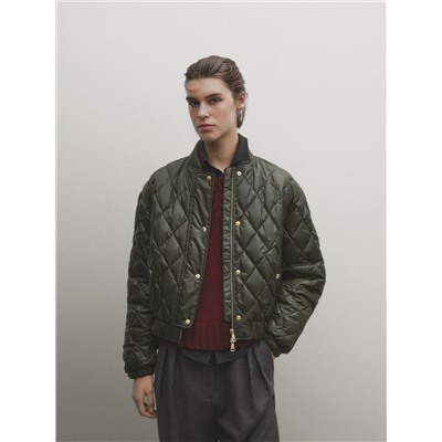 Chaqueta bomber rellena plumón y plumas rombos
