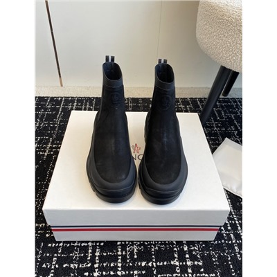 Челси  Moncler