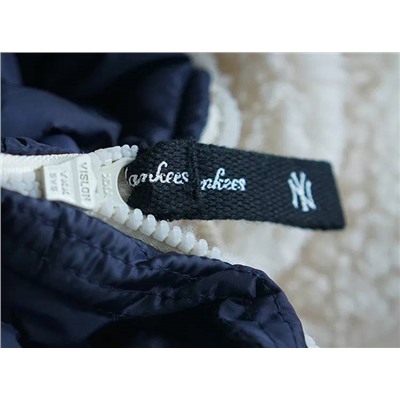 New Er*a / ML*B  теплая куртка из шерпы, отшиты на фабрике из остатков оригинальных тканей бренда (цена на оф сайте выше 20 000)