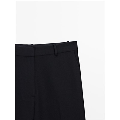 Pantalón liso negro corte recto