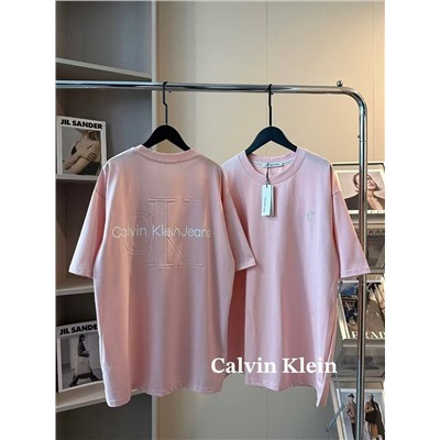 Футболка в нежном розовом цвете Calvi*n Klei*n