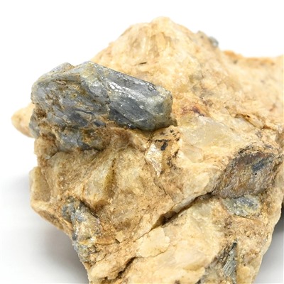 Корунд сапфир в породе 62*34*21мм, 40г