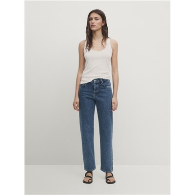 Jeans tiro bajo corte recto