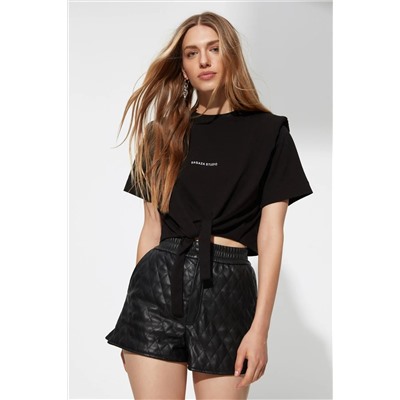 X Sagaza Studio Black Slogan Thitting футболка TPRAW22S0214