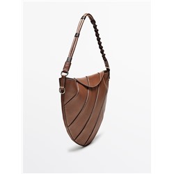 Bolso media luna piel napa asa trenzada
