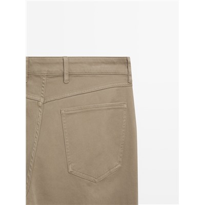 Pantalón tejanero relaxed fit