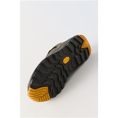 ZAPATILLA DEPORTIVA PIEL VIBRAM®